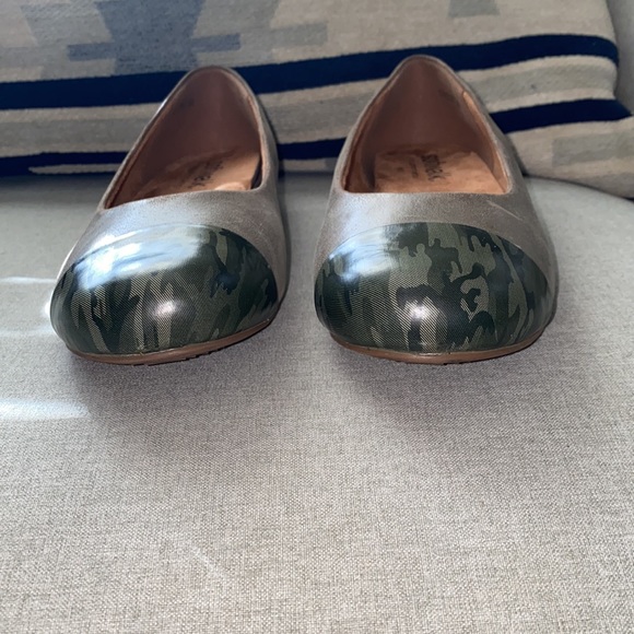 SoftWalk sonoma cap toe green camouflage leather flats 11W NWT - Picture 3 of 10